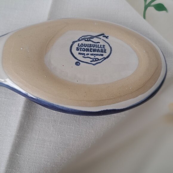 VINTAGE LOUISVILLE STONEWARE NOAHS ARK Blue Rim With Noah and Animals SPOON REST - Picture 5 of 6